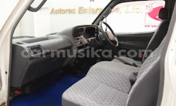 Acheter Occasion Voiture Toyota Hiace Blanc à Beitbridge, Matabeleland South Acheter Occasion Voiture Toyota Hiace Blanc à Beitbridge, Matabeleland South