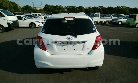 Acheter Occasion Voiture Toyota Vitz Blanc à Beitbridge, Matabeleland South Acheter Occasion Voiture Toyota Vitz Blanc à Beitbridge, Matabeleland South