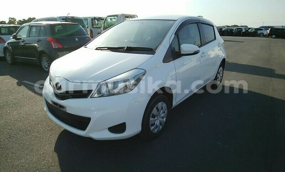 Acheter Occasion Voiture Toyota Vitz Blanc à Beitbridge, Matabeleland South Acheter Occasion Voiture Toyota Vitz Blanc à Beitbridge, Matabeleland South