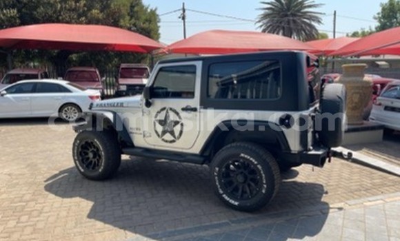 Nunua Ilio tumika Jeep Wrangler Fedha Gari ndani ya Beitbridge nchini Matabeleland Kusini