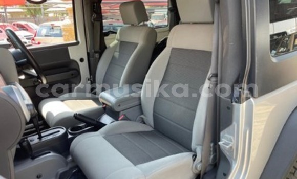 Acheter Occasion Voiture Jeep Wrangler Gris à Beitbridge, Matabeleland South Acheter Occasion Voiture Jeep Wrangler Gris à Beitbridge, Matabeleland South