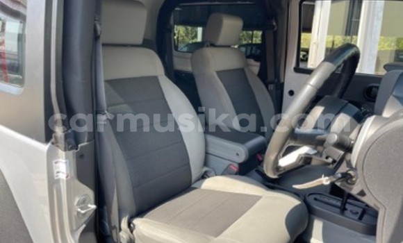 Acheter Occasion Voiture Jeep Wrangler Gris à Beitbridge, Matabeleland South Acheter Occasion Voiture Jeep Wrangler Gris à Beitbridge, Matabeleland South
