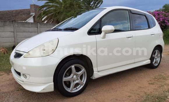 Acheter Occasion Voiture Honda Fit Blanc à Beitbridge, Matabeleland South Acheter Occasion Voiture Honda Fit Blanc à Beitbridge, Matabeleland South