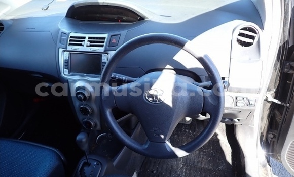 Nunua Ilio tumika Toyota Vitz Nyeusi Gari ndani ya Beitbridge nchini Matabeleland Kusini Nunua Ilio tumika Toyota Vitz Nyeusi Gari ndani ya Beitbridge nchini Matabeleland Kusini