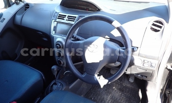 Nunua Ilio tumika Toyota Vitz Nyeusi Gari ndani ya Beitbridge nchini Matabeleland Kusini Nunua Ilio tumika Toyota Vitz Nyeusi Gari ndani ya Beitbridge nchini Matabeleland Kusini