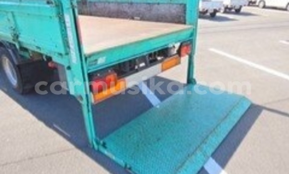 Acheter Occasion Utilitaire Hino 300 Vert à Beitbridge, Matabeleland South Acheter Occasion Utilitaire Hino 300 Vert à Beitbridge, Matabeleland South