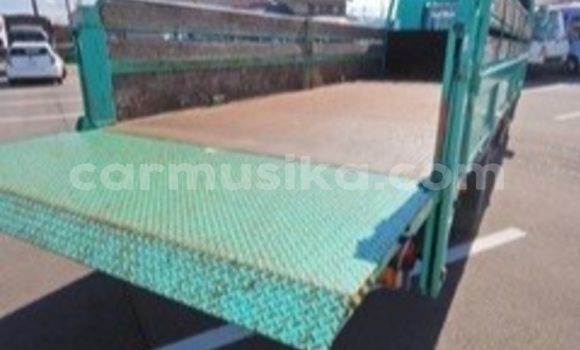 Acheter Occasion Utilitaire Hino 300 Vert à Beitbridge, Matabeleland South Acheter Occasion Utilitaire Hino 300 Vert à Beitbridge, Matabeleland South