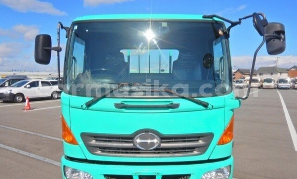 Acheter Occasion Utilitaire Hino 300 Vert à Beitbridge, Matabeleland South Acheter Occasion Utilitaire Hino 300 Vert à Beitbridge, Matabeleland South