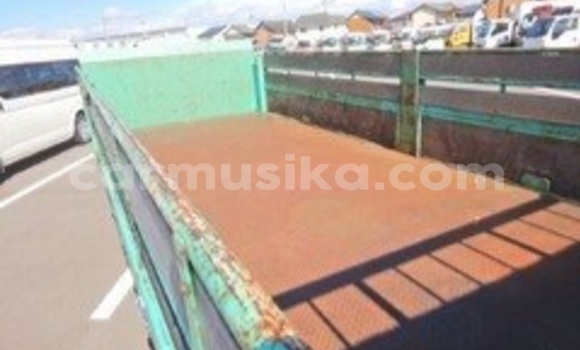 Acheter Occasion Utilitaire Hino 300 Vert à Beitbridge, Matabeleland South Acheter Occasion Utilitaire Hino 300 Vert à Beitbridge, Matabeleland South