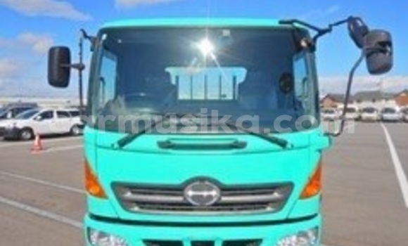 Acheter Occasion Utilitaire Hino 300 Vert à Beitbridge, Matabeleland South Acheter Occasion Utilitaire Hino 300 Vert à Beitbridge, Matabeleland South