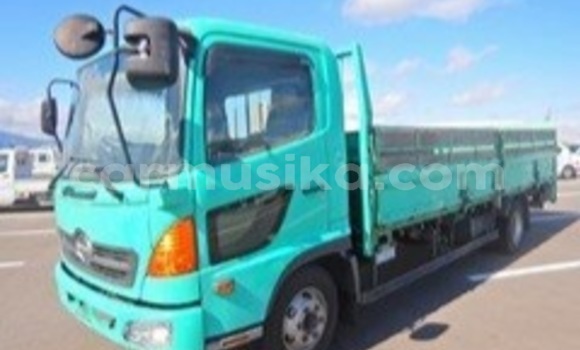 Acheter Occasion Utilitaire Hino 300 Vert à Beitbridge, Matabeleland South Acheter Occasion Utilitaire Hino 300 Vert à Beitbridge, Matabeleland South