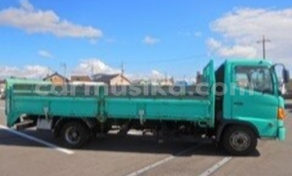Acheter Occasion Utilitaire Hino 300 Vert à Beitbridge, Matabeleland South Acheter Occasion Utilitaire Hino 300 Vert à Beitbridge, Matabeleland South