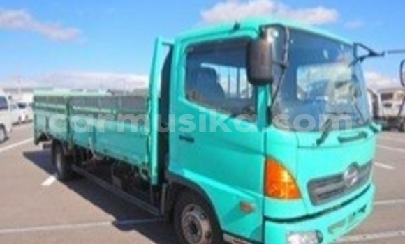 Acheter Occasion Utilitaire Hino 300 Vert à Beitbridge, Matabeleland South Acheter Occasion Utilitaire Hino 300 Vert à Beitbridge, Matabeleland South
