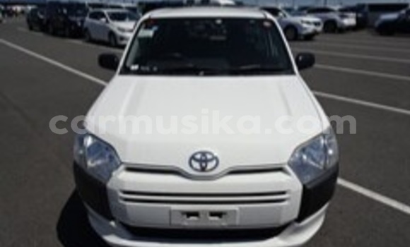 Acheter Occasion Voiture Toyota Probox Blanc à Beitbridge, Matabeleland South Acheter Occasion Voiture Toyota Probox Blanc à Beitbridge, Matabeleland South