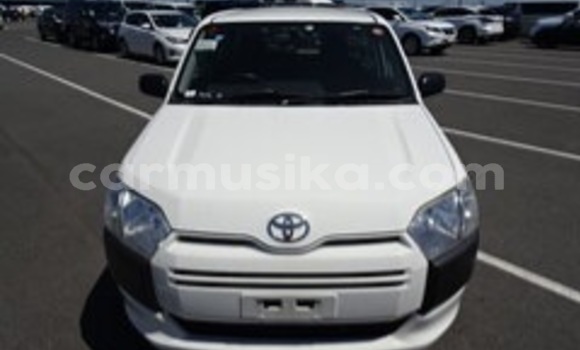 Acheter Occasion Voiture Toyota Probox Blanc à Beitbridge, Matabeleland South Acheter Occasion Voiture Toyota Probox Blanc à Beitbridge, Matabeleland South