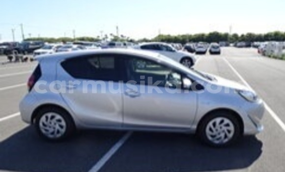 Nunua Ilio tumika Toyota Aqua Fedha Gari ndani ya Beitbridge nchini Matabeleland Kusini Nunua Ilio tumika Toyota Aqua Fedha Gari ndani ya Beitbridge nchini Matabeleland Kusini