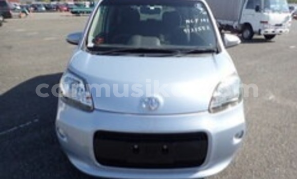 Buy Used Toyota Porte Silver Car in Beitbridge in Matabeleland South