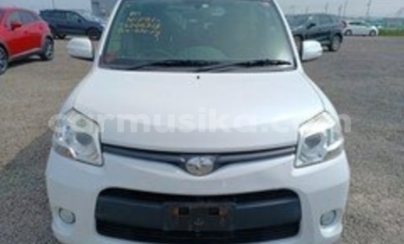 Nunua Ilio tumika Toyota Sienta Nyeupe Gari ndani ya Beitbridge nchini Matabeleland Kusini