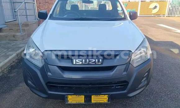 Buy Used Isuzu KB White Car in Beitbridge in Matabeleland South