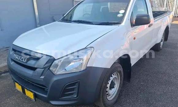 Buy Used Isuzu KB White Car in Beitbridge in Matabeleland South Buy Used Isuzu KB White Car in Beitbridge in Matabeleland South