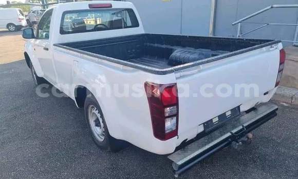 Buy Used Isuzu KB White Car in Beitbridge in Matabeleland South Buy Used Isuzu KB White Car in Beitbridge in Matabeleland South