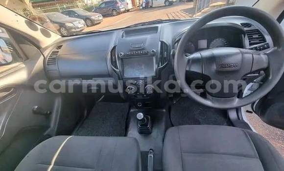 Buy Used Isuzu KB White Car in Beitbridge in Matabeleland South Buy Used Isuzu KB White Car in Beitbridge in Matabeleland South