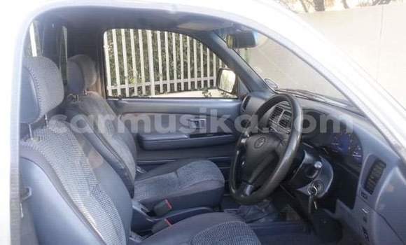 Acheter Occasion Voiture Toyota Hilux Gris à Beitbridge, Matabeleland South Acheter Occasion Voiture Toyota Hilux Gris à Beitbridge, Matabeleland South