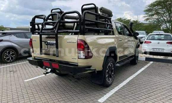 Tenga Tsaru Toyota Hilux Zvimwe Mota in Beitbridge in Matabeleland South Tenga Tsaru Toyota Hilux Zvimwe Mota in Beitbridge in Matabeleland South