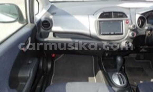 Nunua Ilio tumika Honda Fit Fedha Gari ndani ya Beitbridge nchini Matabeleland Kusini Nunua Ilio tumika Honda Fit Fedha Gari ndani ya Beitbridge nchini Matabeleland Kusini