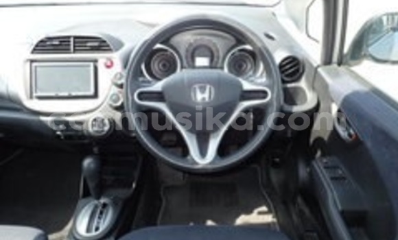 Nunua Ilio tumika Honda Fit Fedha Gari ndani ya Beitbridge nchini Matabeleland Kusini Nunua Ilio tumika Honda Fit Fedha Gari ndani ya Beitbridge nchini Matabeleland Kusini