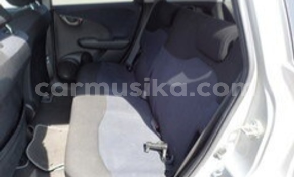 Nunua Ilio tumika Honda Fit Fedha Gari ndani ya Beitbridge nchini Matabeleland Kusini Nunua Ilio tumika Honda Fit Fedha Gari ndani ya Beitbridge nchini Matabeleland Kusini