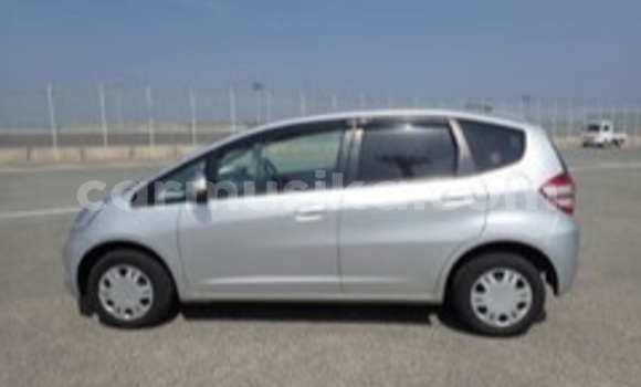 Nunua Ilio tumika Honda Fit Fedha Gari ndani ya Beitbridge nchini Matabeleland Kusini Nunua Ilio tumika Honda Fit Fedha Gari ndani ya Beitbridge nchini Matabeleland Kusini