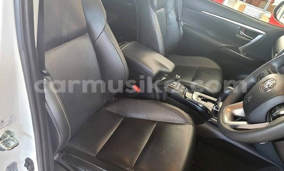 Acheter Occasion Voiture Toyota Fortuner Gris à Beitbridge, Matabeleland South Acheter Occasion Voiture Toyota Fortuner Gris à Beitbridge, Matabeleland South