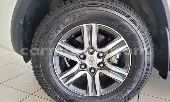 Acheter Occasion Voiture Toyota Fortuner Gris à Beitbridge, Matabeleland South Acheter Occasion Voiture Toyota Fortuner Gris à Beitbridge, Matabeleland South