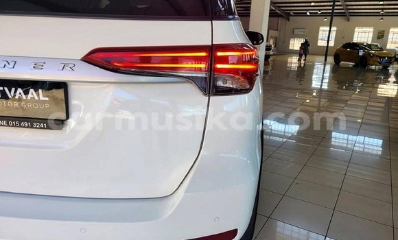 Acheter Occasion Voiture Toyota Fortuner Gris à Beitbridge, Matabeleland South Acheter Occasion Voiture Toyota Fortuner Gris à Beitbridge, Matabeleland South