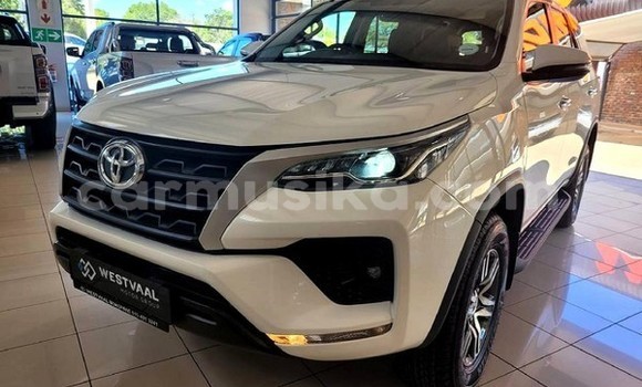 Acheter Occasion Voiture Toyota Fortuner Gris à Beitbridge, Matabeleland South Acheter Occasion Voiture Toyota Fortuner Gris à Beitbridge, Matabeleland South
