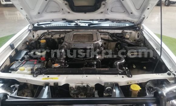 Acheter Occasion Voiture Nissan Hardbody Blanc à Beitbridge, Matabeleland South Acheter Occasion Voiture Nissan Hardbody Blanc à Beitbridge, Matabeleland South