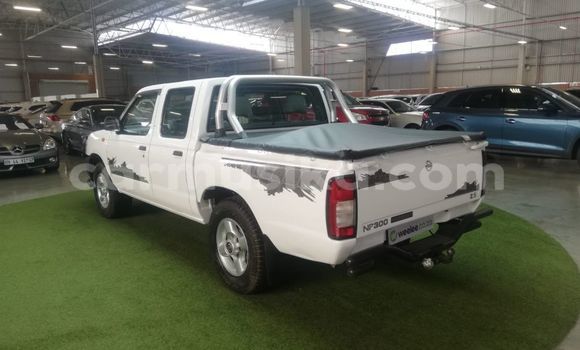 Acheter Occasion Voiture Nissan Hardbody Blanc à Beitbridge, Matabeleland South Acheter Occasion Voiture Nissan Hardbody Blanc à Beitbridge, Matabeleland South