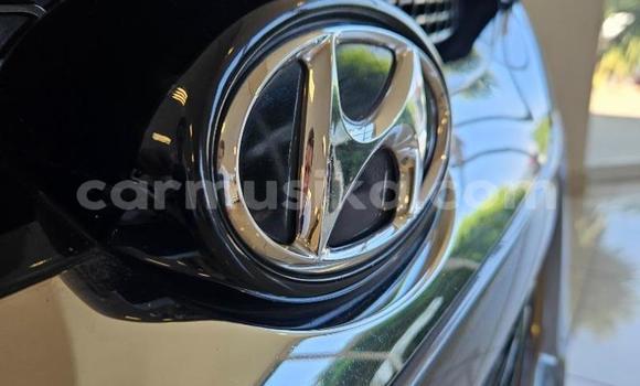 Acheter Occasion Voiture Hyundai ix35 Gris à Beitbridge, Matabeleland South Acheter Occasion Voiture Hyundai ix35 Gris à Beitbridge, Matabeleland South