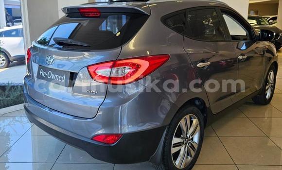 Acheter Occasion Voiture Hyundai ix35 Gris à Beitbridge, Matabeleland South Acheter Occasion Voiture Hyundai ix35 Gris à Beitbridge, Matabeleland South