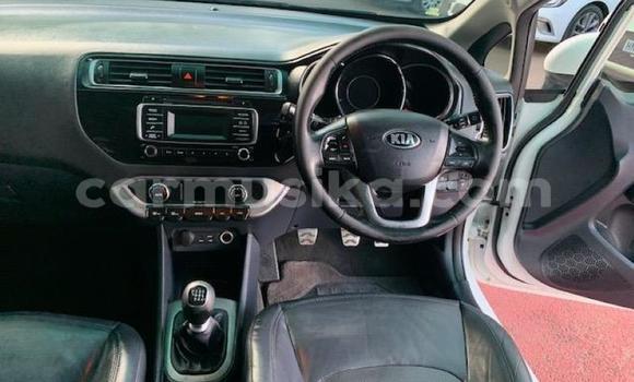 Acheter Occasion Voiture Kia Rio Blanc à Beitbridge, Matabeleland South Acheter Occasion Voiture Kia Rio Blanc à Beitbridge, Matabeleland South