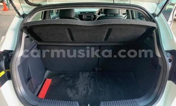 Acheter Occasion Voiture Kia Rio Blanc à Beitbridge, Matabeleland South Acheter Occasion Voiture Kia Rio Blanc à Beitbridge, Matabeleland South