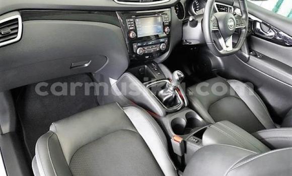 Acheter Occasion Voiture Nissan Qashqai Blanc à Beitbridge, Matabeleland South Acheter Occasion Voiture Nissan Qashqai Blanc à Beitbridge, Matabeleland South