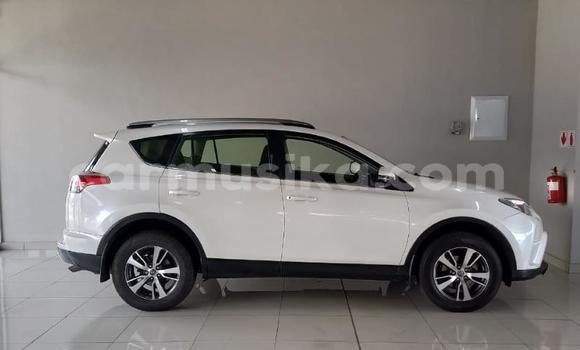 Acheter Occasion Voiture Toyota Rush Blanc à Beitbridge, Matabeleland South