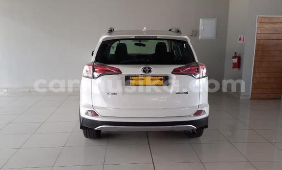Acheter Occasion Voiture Toyota Rush Blanc à Beitbridge, Matabeleland South Acheter Occasion Voiture Toyota Rush Blanc à Beitbridge, Matabeleland South