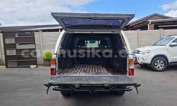 Tenga Tsaru Mazda B–series Sirivha Mota in Beitbridge in Matabeleland South Tenga Tsaru Mazda B–series Sirivha Mota in Beitbridge in Matabeleland South