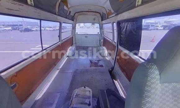 Buy Used Toyota Hilux White Car in Beitbridge in Matabeleland South Buy Used Toyota Hilux White Car in Beitbridge in Matabeleland South