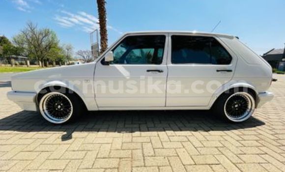 Buy Used Volkswagen Golf White Car in Beitbridge in Matabeleland South
