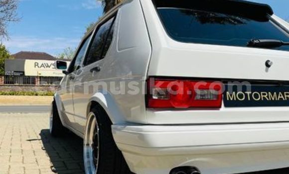 Tenga Tsaru Volkswagen Golf Chena Mota in Beitbridge in Matabeleland South Tenga Tsaru Volkswagen Golf Chena Mota in Beitbridge in Matabeleland South