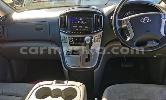 Acheter Occasion Voiture Hyundai H1 Gris à Beitbridge, Matabeleland South Acheter Occasion Voiture Hyundai H1 Gris à Beitbridge, Matabeleland South